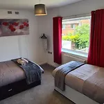 Well Presented 3 Bed House- 9 Guests - Great For Leisure Stays Or Contractors -Ng8 Postcode